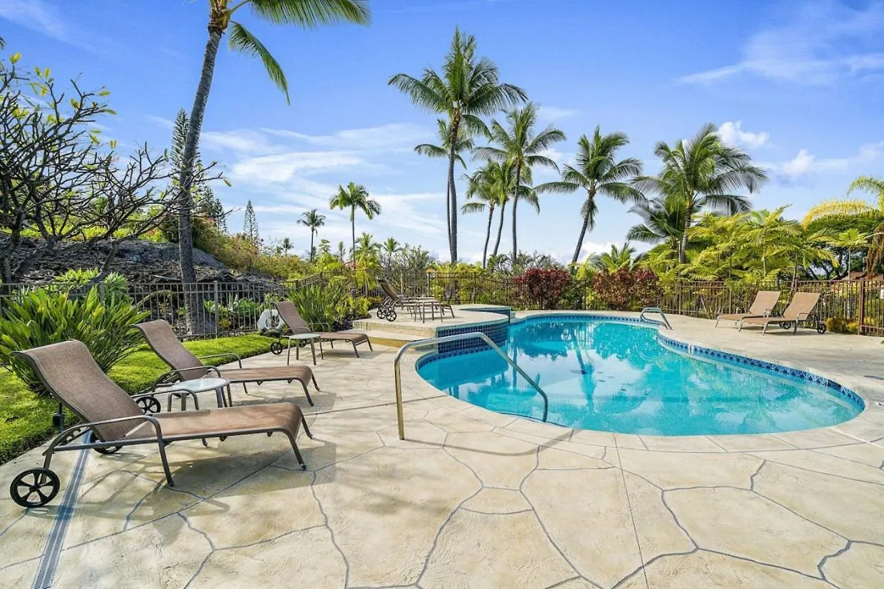 Upgraded Chic Condo With Lush Gardens Kailua-Kona Feriehus