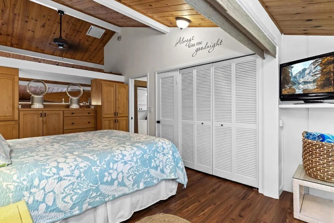 Upgraded Chic Condo With Lush Gardens Kailua-Kona Feriehus