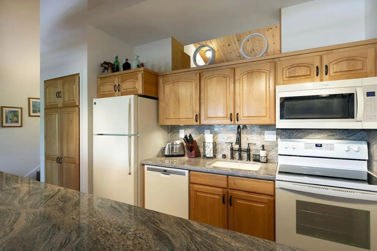 Upgraded Chic Condo With Lush Gardens Kailua-Kona